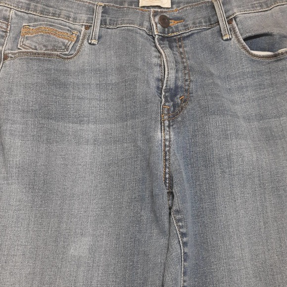 Vintage Levi's 515 Capri Faded and Whiskering Blue Jean 32" x 22" - Picture 7 of 11